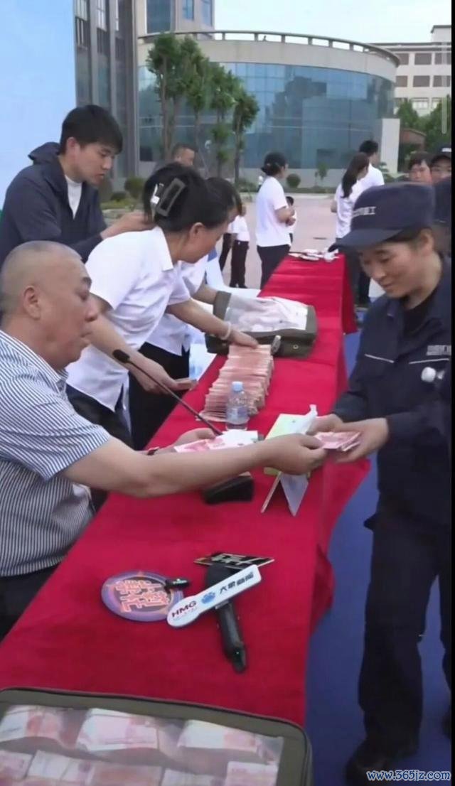 河南矿山再发520万“三夏”红包 联络20多年关爱职工